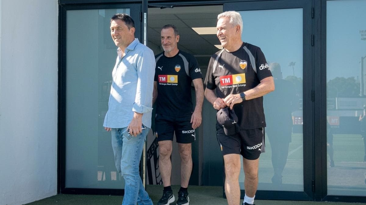 Javier Aguirre no pierde tiempo: apenas aterriza en España y dirige su primer entrenamiento