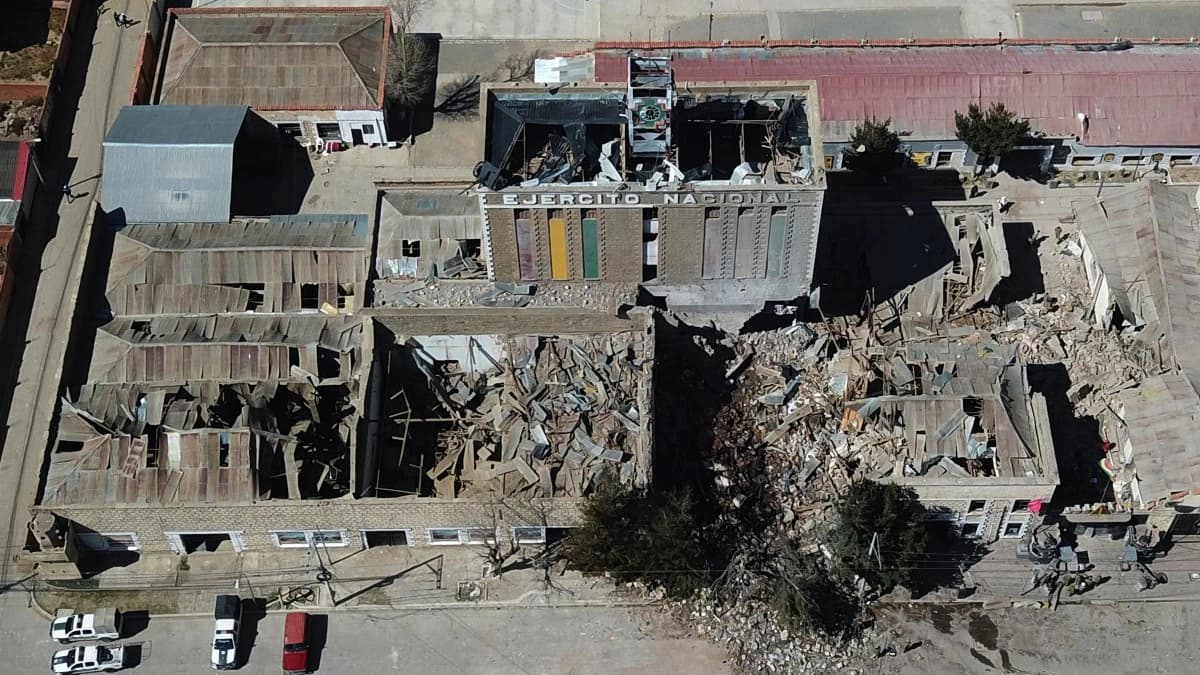 Poderosa explosión en cuartel militar deja dos muertos, 14 desaparecidos y 81 heridos en Bolivia; abren investigación por homicidio