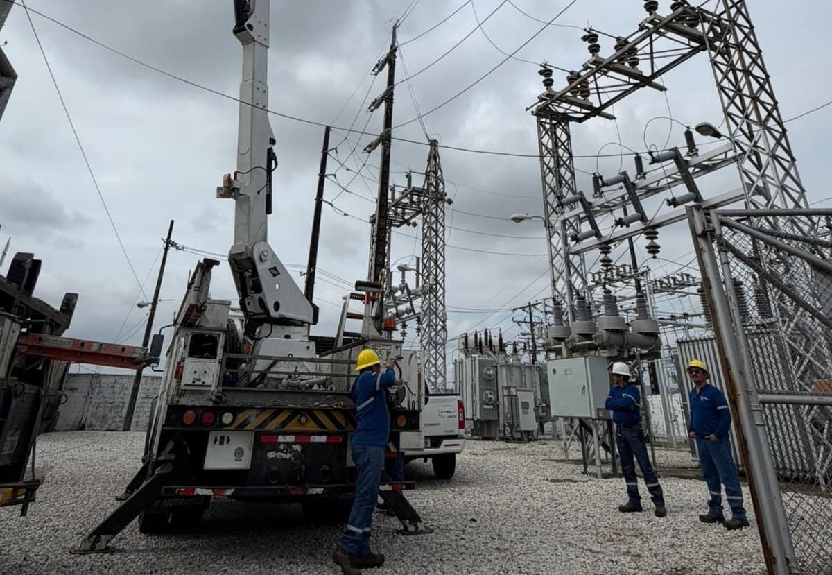 Industrias pagarán nueva tarifa eléctrica desde octubre, anuncia ministro Blum