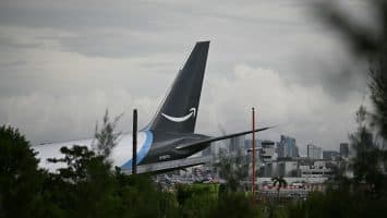Un avión de carga de Amazon se estrella en el aeropuerto de Miami