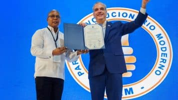 Abinader asume la presidencia del PRM y reivindica la unidad como una de sus prioridades